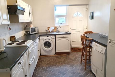 2 bedroom flat to rent, Calthorpe Road