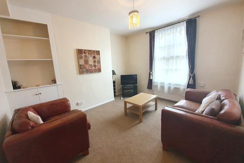 2 bedroom flat to rent, Calthorpe Road