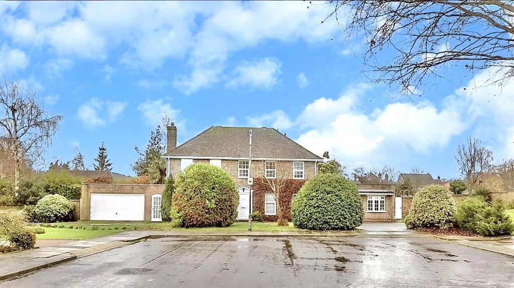 Harkness Drive, Canterbury 5 bed detached house £1,250,000