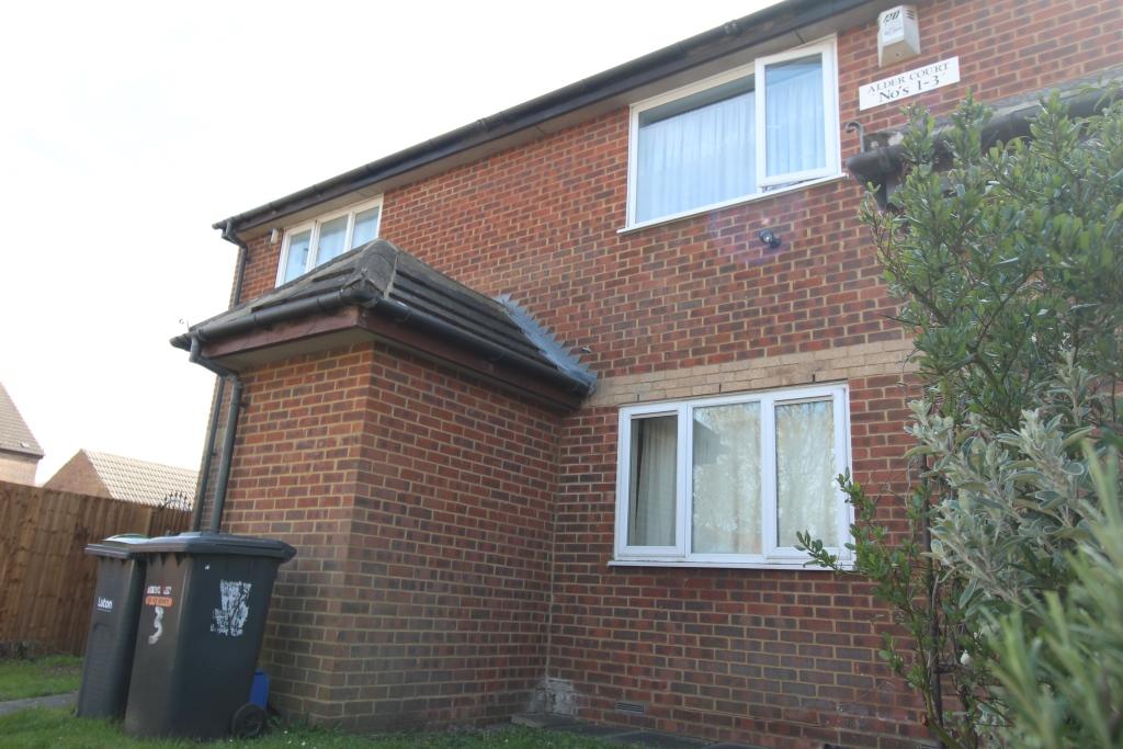 Alder Crescent, Leagrave, Luton, LU3 1 bed £700 pcm (£162 pw)