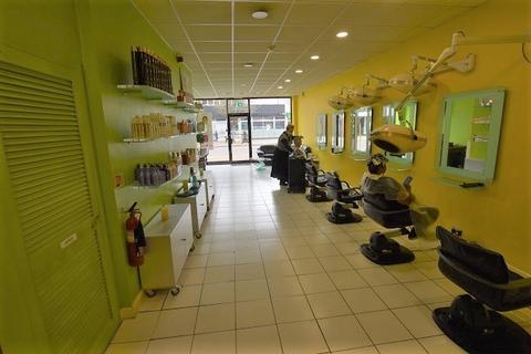 Hairdresser and barber shop for sale, Upminster, Essex RM14