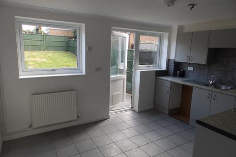 2 bedroom townhouse to rent, Byron Close, Fleckney LE8