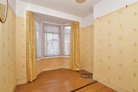 49 Bingham Road, Rochester, ME2 4JJ