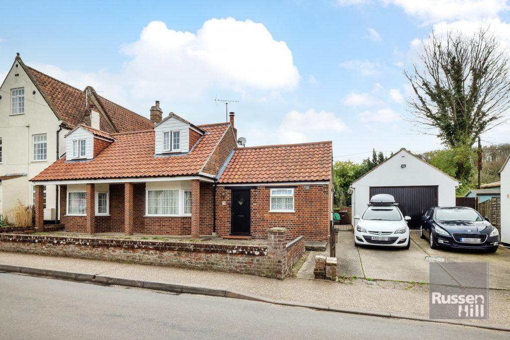 The Street, Costessey, Norwich, Norfolk, NR8 5DD 3 bed semidetached
