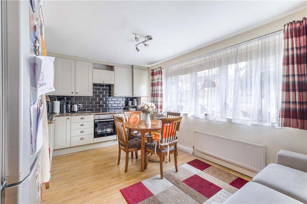 Reynolds Road, London, W4 2 bed apartment for sale £425,000