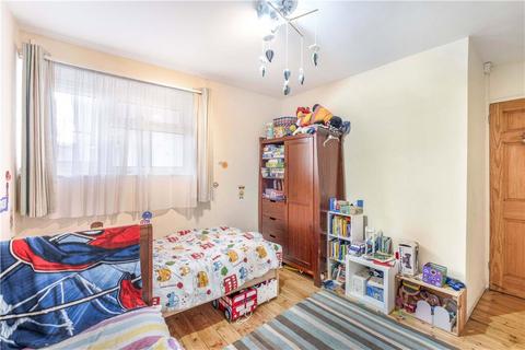 14 Reynolds Road, London, W4 5AR