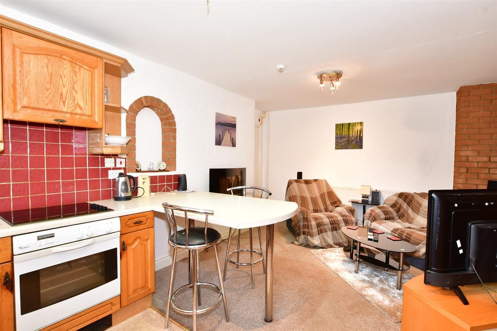 Lounge/Kitchen