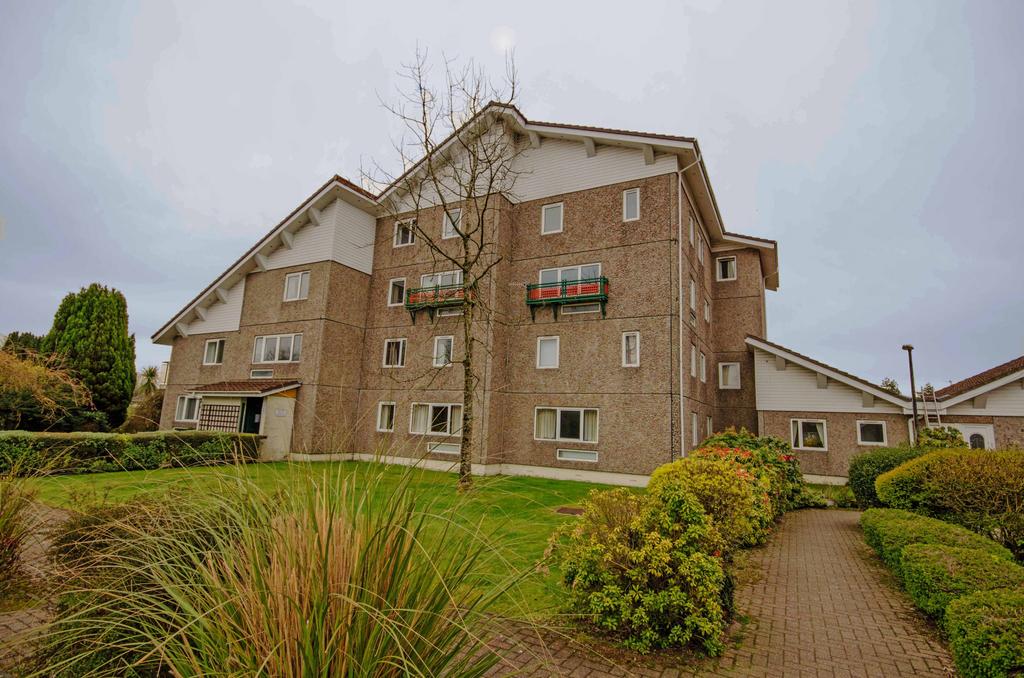 Fairhaven, Dunoon, Argyll, PA23 3 bed flat £86,000