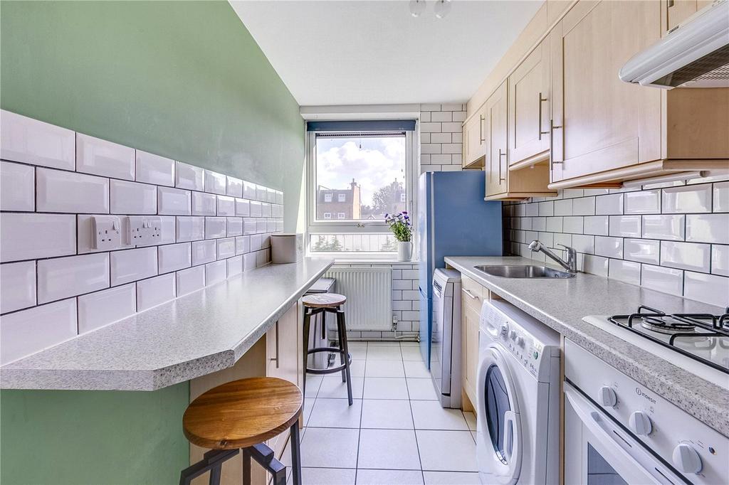 Boileau Road, Barnes, London 1 bed flat £1,400 pcm (£323 pw)