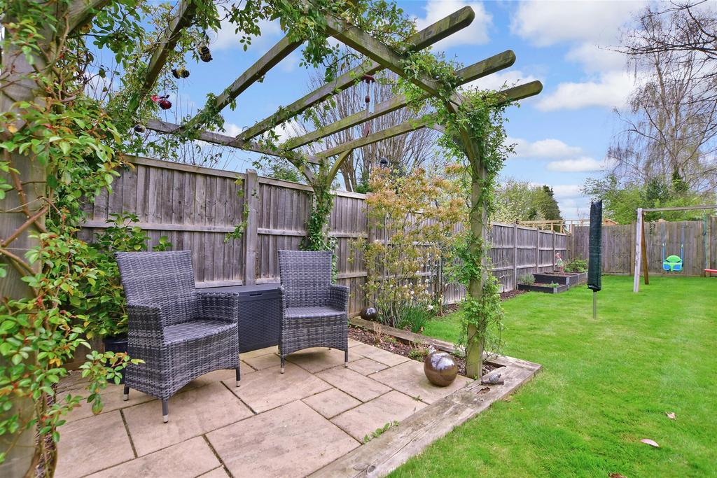 Palmar Road, Maidstone, Kent 5 bed semidetached house £600,000