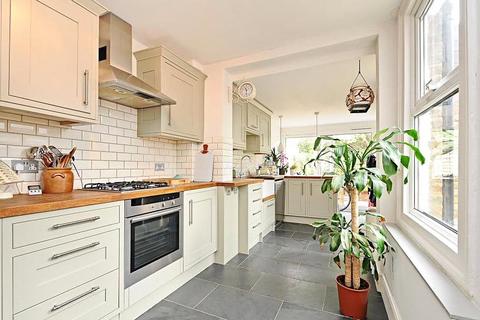 2 bedroom semi-detached house to rent, Willoughby Road, Kingston Upon Thames, KT2