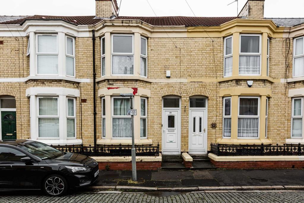 19 Leopold Road 4 bed semidetached house £210,000