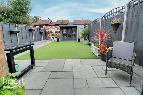 undefined, Whitewaits, Harlow