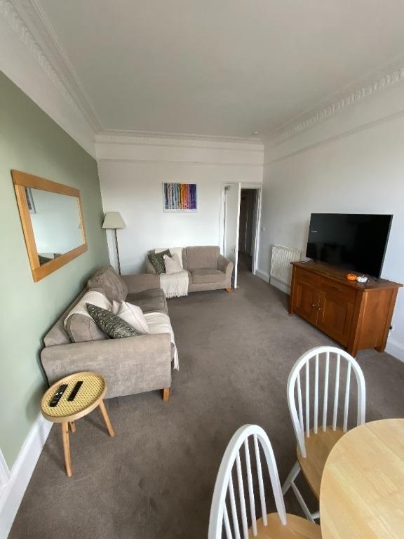 Harden Place, Polwarth, Edinburgh, EH11 3 bed flat to rent £1,350 pcm
