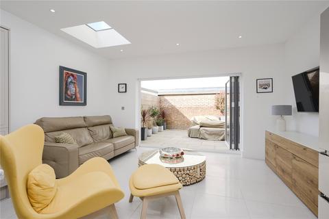 2 Warwick Road, Kingston Upon Thames, KT1 4DW