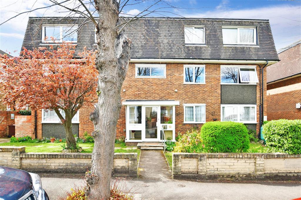 Onslow Gardens, Wallington, Surrey 1 bed ground floor flat £190,000