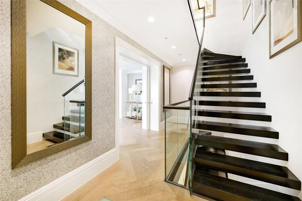 Old Garden House, Bridge Lane... 4 bed semidetached house £3,000,000