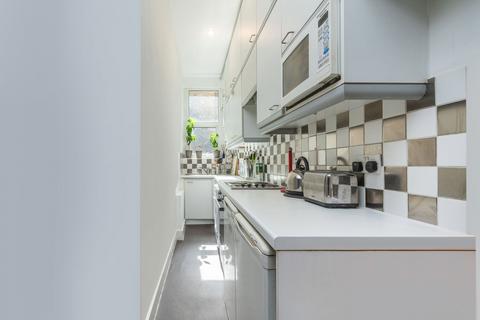 1 bedroom flat to rent, Linden Gardens, London W2