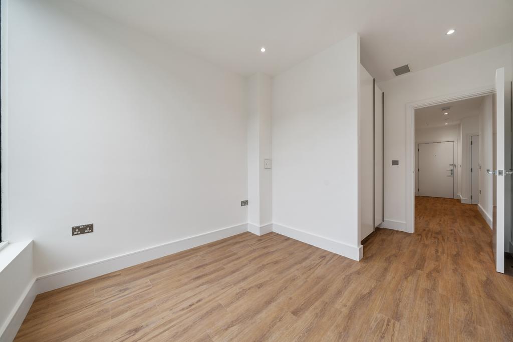 Westgate House, Ealing, London W5 2 bed apartment £450,000