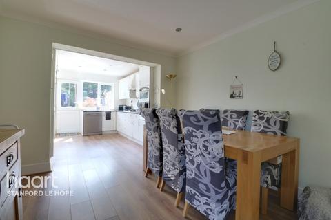 22 Brampton Close, Corringham, Stanford-le-hope, SS17 7NS