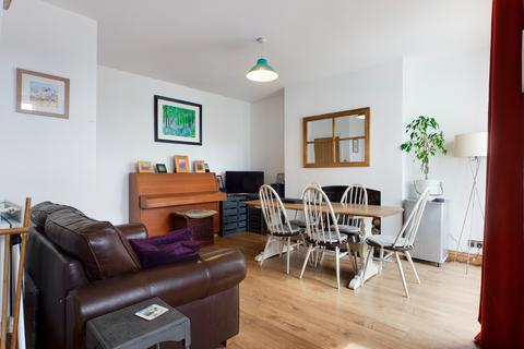 3 bedroom semi-detached house to rent, Carnglas Road, Sketty, Swansea, SA2