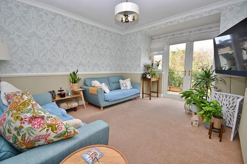 4 bedroom end of terrace house for sale, Coolgardie Avenue, Highams Park, London. E4 9HP