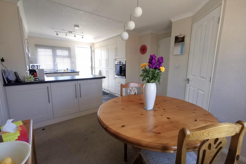 Eastbourne Heights, Oaktree Lane, Eastbourne, East Sussex, BN23 2 bed