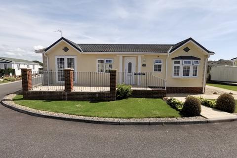 2 bedroom bungalow for sale, Eastbourne Heights, Oaktree Lane, Eastbourne, East Sussex, BN23