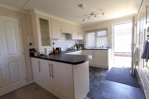 2 bedroom bungalow for sale, Eastbourne Heights, Oaktree Lane, Eastbourne, East Sussex, BN23