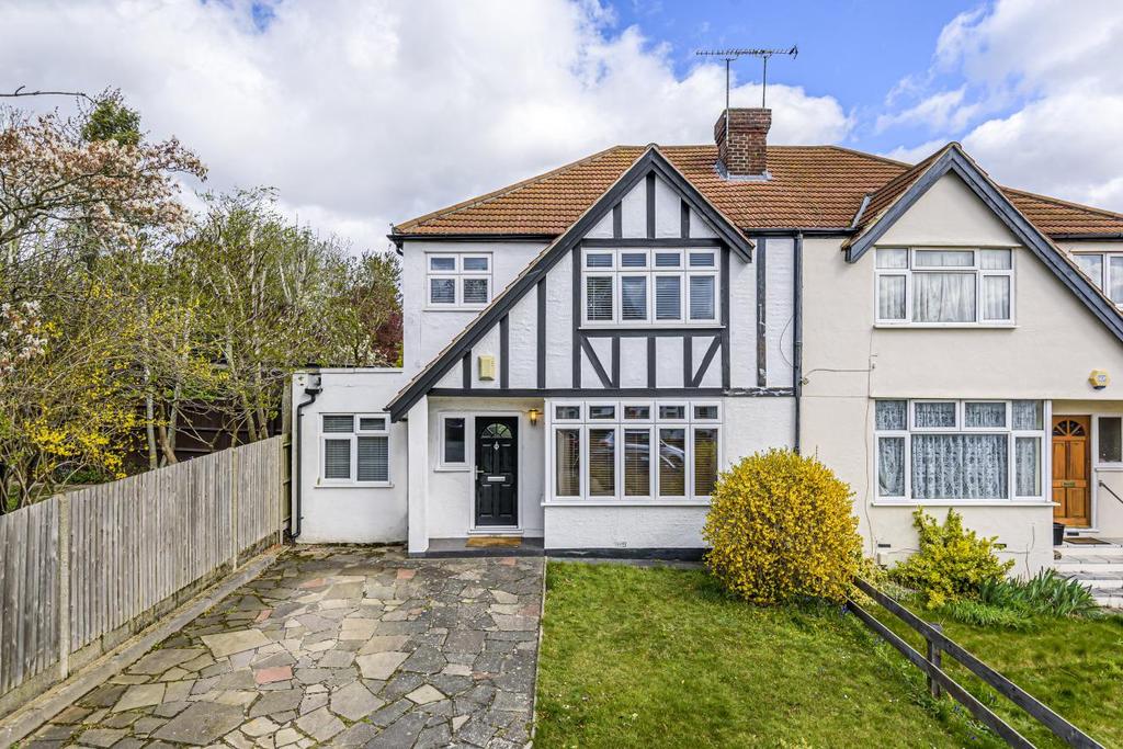 Rochester Avenue, Bromley 3 bed semidetached house £850,000