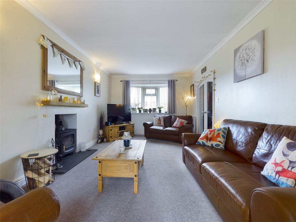 Stourton Crescent, Stourbridge, West Midlands, DY7 3 bed detached house £550,000