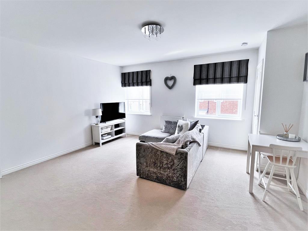 Waratah Drive, Chislehurst, Kent, BR7 5FP 2 bed apartment £1,300 pcm