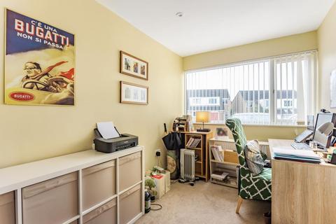 8 Hamilton Road, Thame, OX9 3XY