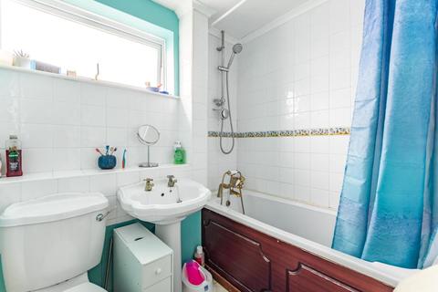 8 Hamilton Road, Thame, OX9 3XY
