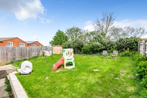 8 Hamilton Road, Thame, OX9 3XY