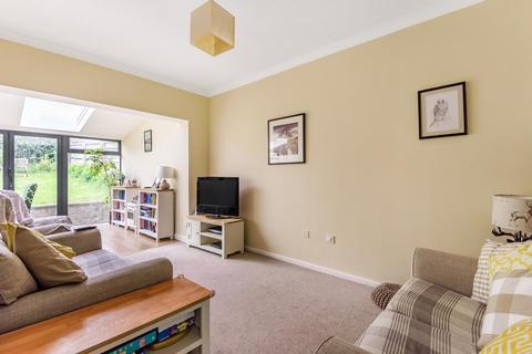 8 Hamilton Road, Thame, OX9 3XY