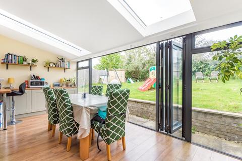 8 Hamilton Road, Thame, OX9 3XY