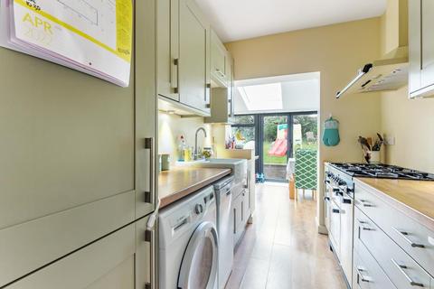 8 Hamilton Road, Thame, OX9 3XY