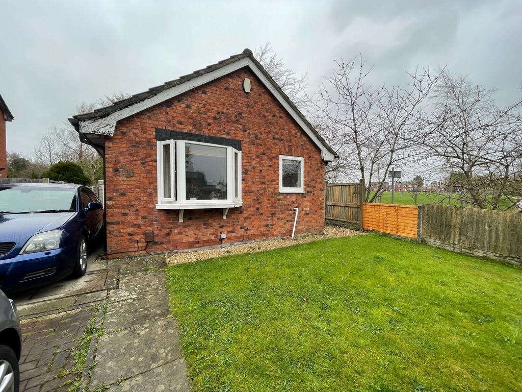 Parkside, Lea, Preston, PR2 2 bed bungalow £600 pcm (£138 pw)