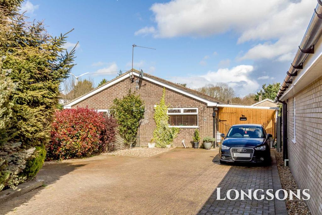 Longfields, Swaffham 4 bed detached bungalow £400,000