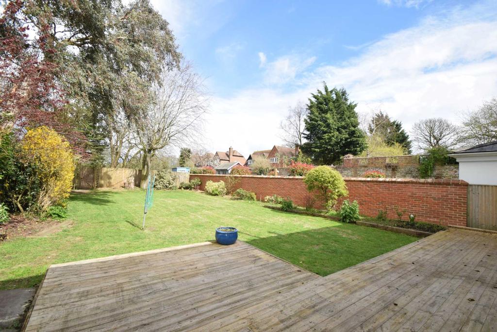 Love Lane, Watlington 4 bed semidetached house £1,975 pcm (£456 pw)