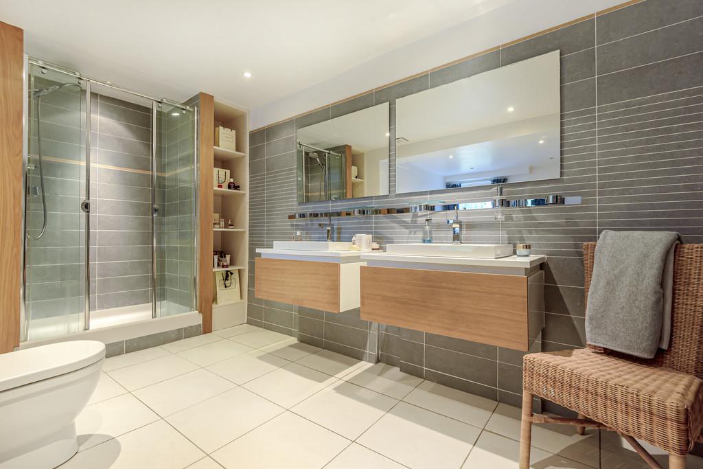 Master Ensuite