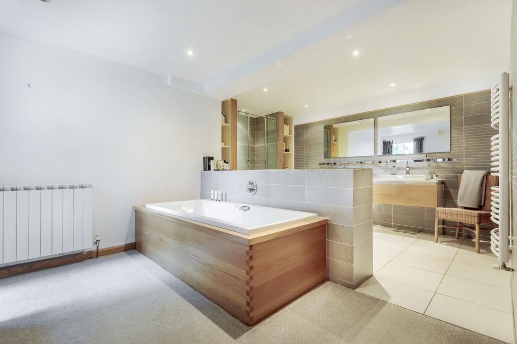Master Ensuite