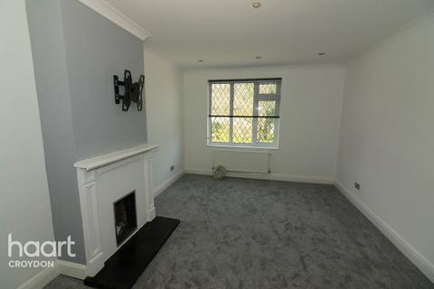 3 bedroom maisonette to rent, Lower Barn Road, Purley