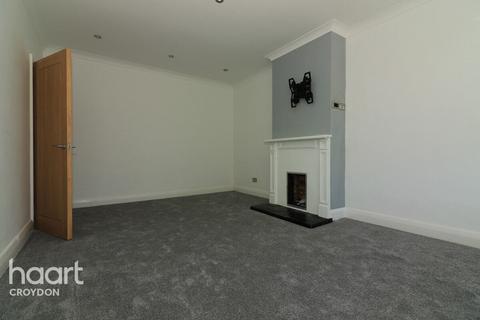 3 bedroom maisonette to rent, Lower Barn Road, Purley