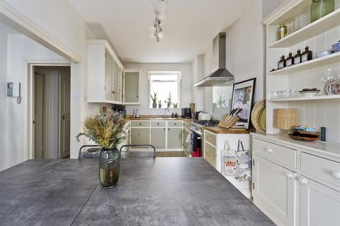 3 bedroom flat to rent, Garway Road, London, W2
