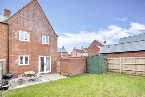 7 Catterick Way, Towcester, NN12 6NX
