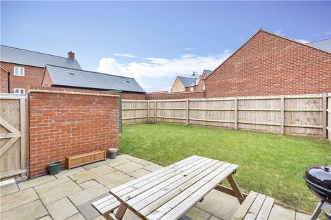 7 Catterick Way, Towcester, NN12 6NX