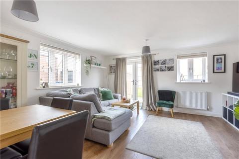 7 Catterick Way, Towcester, NN12 6NX