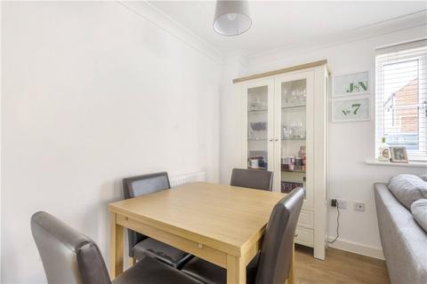 7 Catterick Way, Towcester, NN12 6NX